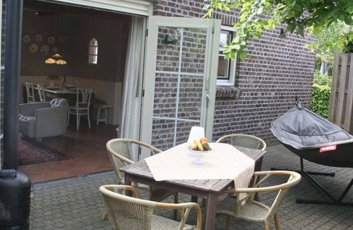 Schafelt Haus | Authentic Holiday Home in Baarlo with Private Terrace