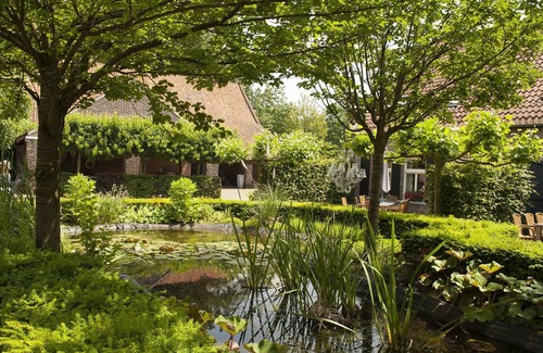 Schafelt Haus | Authentic Holiday Home in Baarlo with Private Terrace