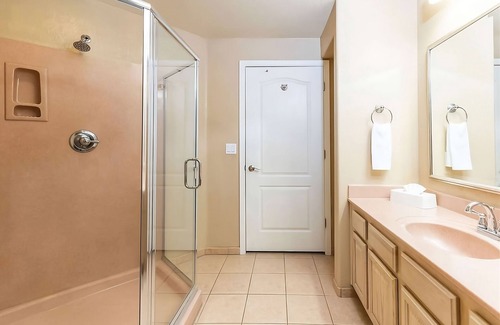 North Scottsdale Hotel | Authentic Southwest Getaway! Full Kitchen, Swimming Pool, Free Parking!