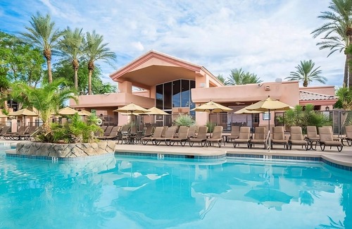 North Scottsdale Hotel | Authentic Southwest Getaway! Full Kitchen, Swimming Pool, Free Parking!