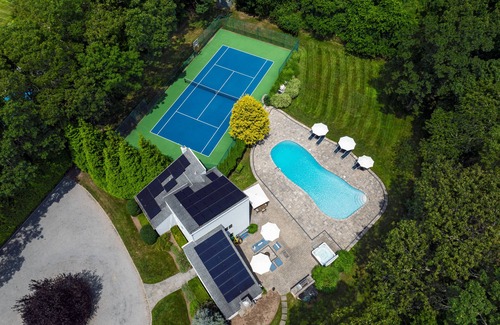 Speonk Haus | Luxury Hamptons Dream Retreat | Pool, Hot Tub, Tennis, Fire Pit | Close to Beach