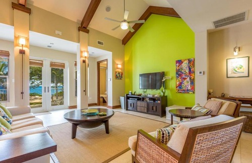 West Bay Haus | Avocado Cottage by Grand Cayman Villas & Condos