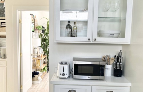 Jacksonville Haus | Award Winning Britt Bungalow in the Historical Heart of Jacksonville Oregon