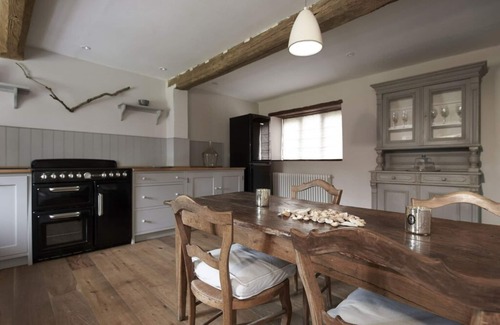 Sharrington Hütte | Award-winning, stylish and simple, in a countryside setting near the coast