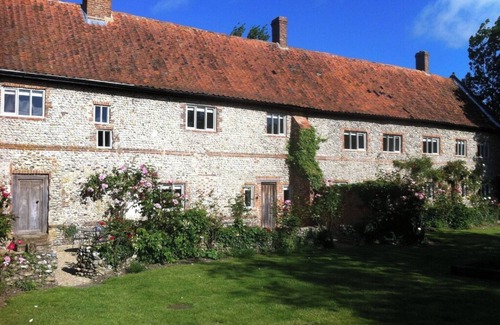 Sharrington Hütte | Award-winning, stylish and simple, in a countryside setting near the coast