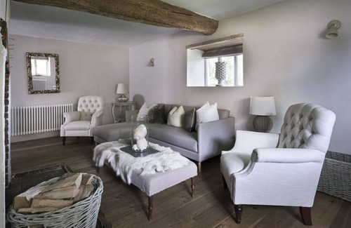 Sharrington Hütte | Award-winning, stylish and simple, in a countryside setting near the coast