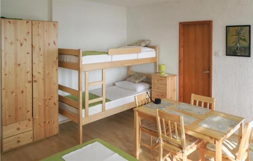 Martinscica Wohnung | Awesome Apartment In Martinscica With Kitchen