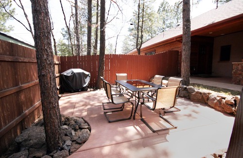 Cherry Hill Haus | Ehrfürchtig Maßgeschneiderte Pension an ruhiger Lage Downtown