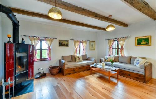 Breznicki Hum Haus | Awesome Home In Breznicki Hum