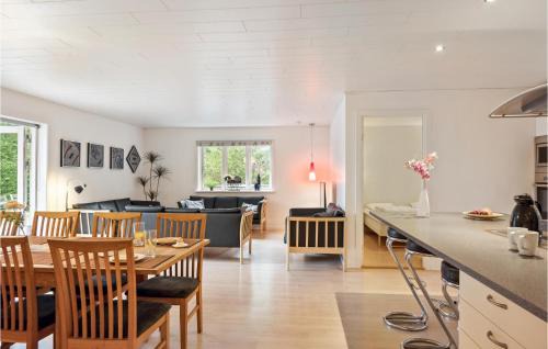 Farvang Haus | Awesome Home In Fårvang With Sauna