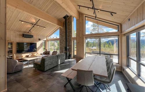 Sor-Fron Haus | Awesome Home In Gålå With Sauna