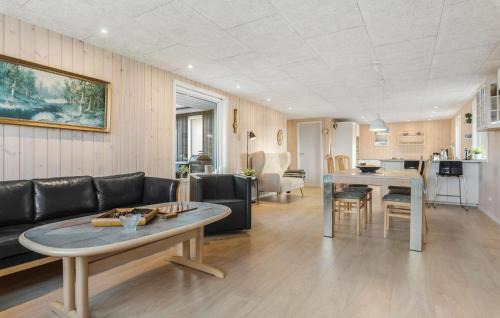 Trend Haus | Awesome Home In Løgstør With Wifi