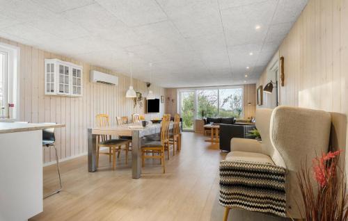 Trend Haus | Awesome Home In Løgstør With Wifi