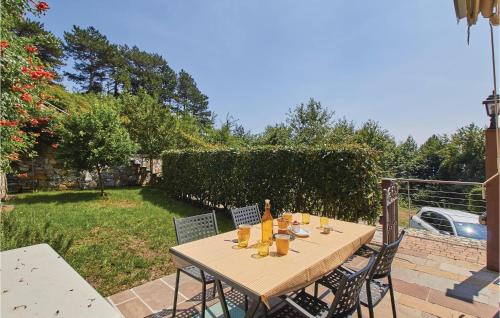 Magliolo Haus | Awesome Home In Magliolo With Kitchen