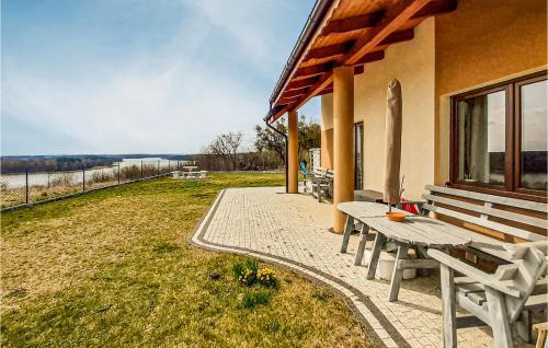 Mragowo Haus | Awesome Home In Mragowo With Lake View