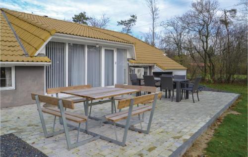 Jegum Haus | Awesome Home In Oksbøl With Kitchen