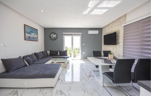 Labin Haus | Awesome Home In Prgomet With Wifi