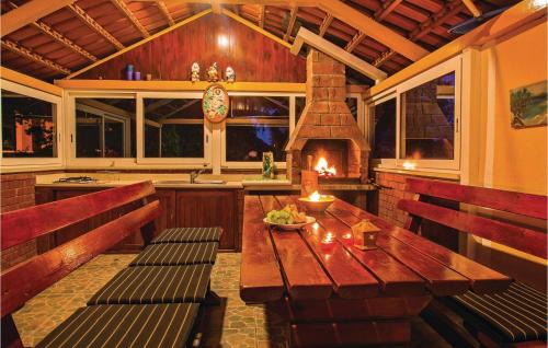 Vinez Haus | Awesome Home In Vinez With House A Panoramic View