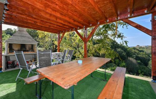 Vinica Haus | Awesome Home In Vinica Breg With Wifi