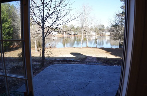 Conyers Haus | Awesome Lakefront Unique House