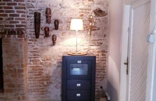 Ayvalik City Center Haus | Ayvalık merkezde eski taş rumevi