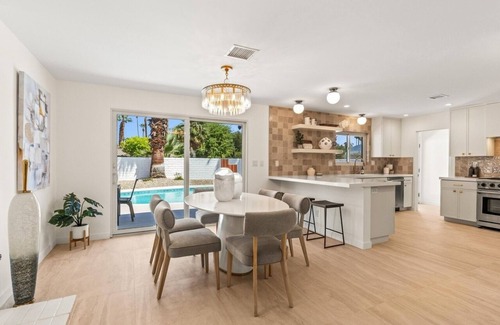 Sunrise Vista Chino Haus | AZAREN Guest House Palm Springs