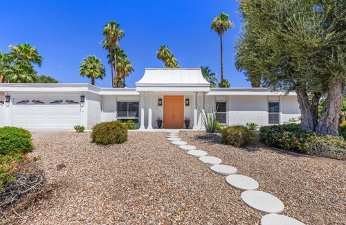 Sunrise Vista Chino Haus | AZAREN Guest House Palm Springs