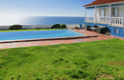 Praia das Macas Villa | Azenhas do Mar - Villa Tamar - oceanfront, private infinity pool, close to beach