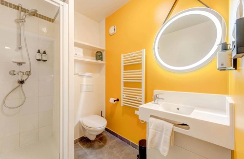 Saint-Ouen Hotel | B&B HOME Paris Mairie de Saint-Ouen