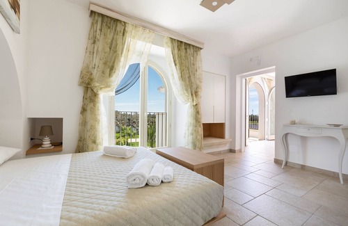 Pittuini Haus | B&B I Tarocchi - Suite La Forza