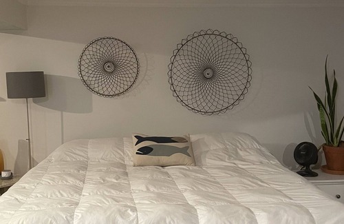 Beverly Haus | B&B style room near Salem north of Boston