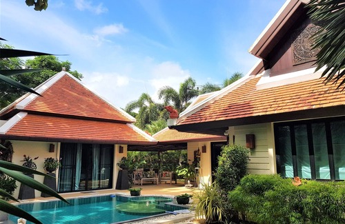 Rawai Villa | Baan Bua Nai Harn - Rawai - Im tropischen Garten gelegene Villa in Strandnähe