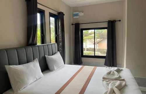 Ko Lanta Haus | Baan klang suan at kantiang bay