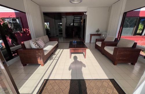 Laem Phak Bia Haus | Baan Plumeria บ้านภูมิเรีย