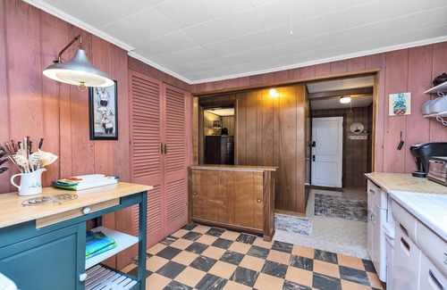 Amherst Hütte | Baboosic Lake - Wonderful Classic S. NH Vacation Cottage all to Yourself