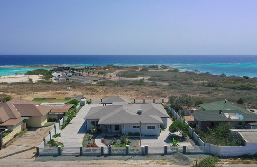 Sero Colorado Haus | Baby Beach Oasis – 4 BR Oceanview, Closest House to Baby Beach