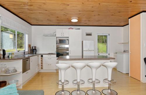 Oakura Haus | Bach and Relax - Oakura Holiday Home