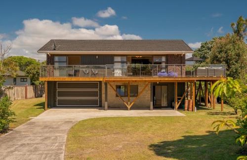 Pauanui Haus | Bach on Boulevard - Pauanui Holiday Home