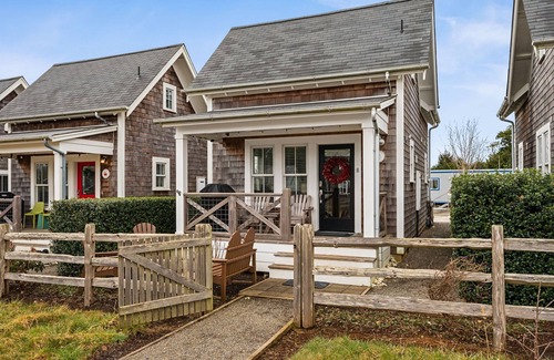 Seabrook Haus | Back Home, bring your pup along and enjoy the orchard cabin!