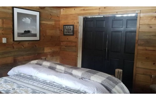 Condon Kabine | "Back Roads, Solitude, Private Cabin with views!"