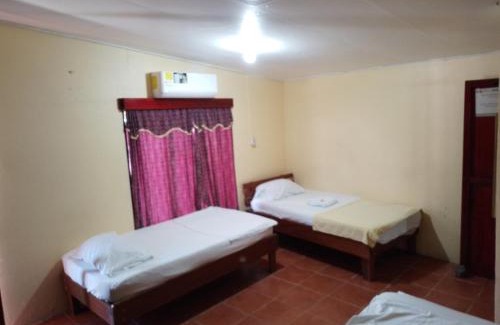 Puerto Jimenez Haus | Backpackers Corcovado Tours