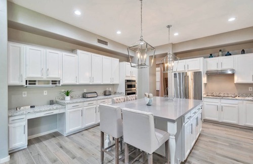 Arabian Views Haus | Backyard Oasis w/ Private Heated Pool & TV, Pool Table, Arcade Game, Near Golf, Dining & Mayo Clinic