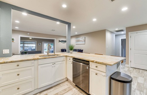 Bradenton Haus | Backyard w/Pool & Games! Family Home in Bradenton