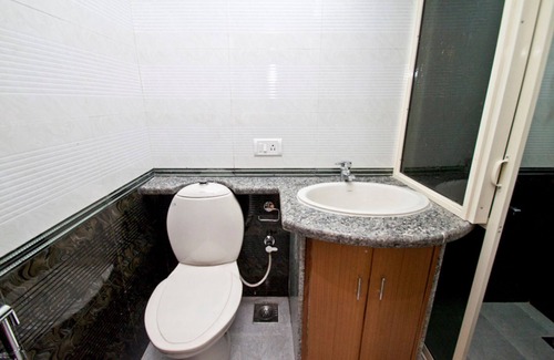 Saunta Vaddo Wohnung | Baga Beach Studio Apt near famous Tito's Club