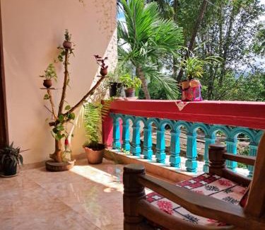 Akshi Haus | Bageecha B&B- Vaayu