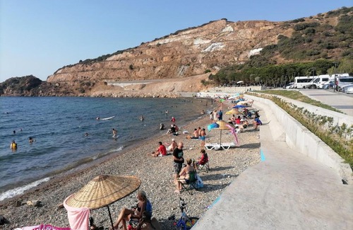 Aliaga Wohnung | Bahçeli deniz kenarında daire