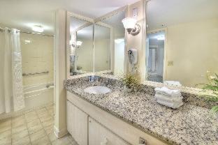 Daytona Beach Hotel | Bahama House - Daytona Beach Shores