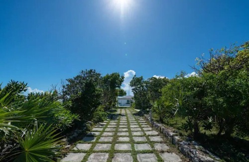 Great Exuma Haus | Bahamian Private Island Escape - Sleeps 8