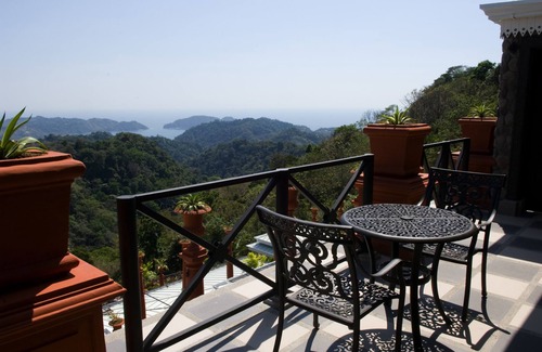 Jaco Villa | Bahia Encancantada, 8 Schlafzimmer, Schlafmöglichkeiten für bis zu 24 Personen! Great Location!