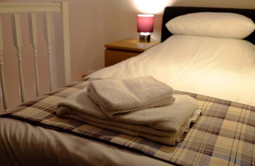 Rhayader Wohnung | Apartment-Modern-Eigenes Badezimmer-Bergblick-Bakehouse